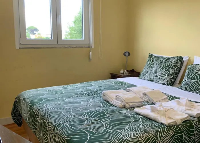 Casa Do Carvalhal - Natureza No Centro Da Cidade Country house Santa Maria da Feira